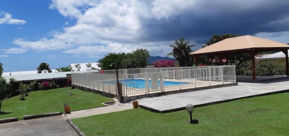 Ti'Bakoua A Sainte-Luce Plage Et Piscine Extérieur photo